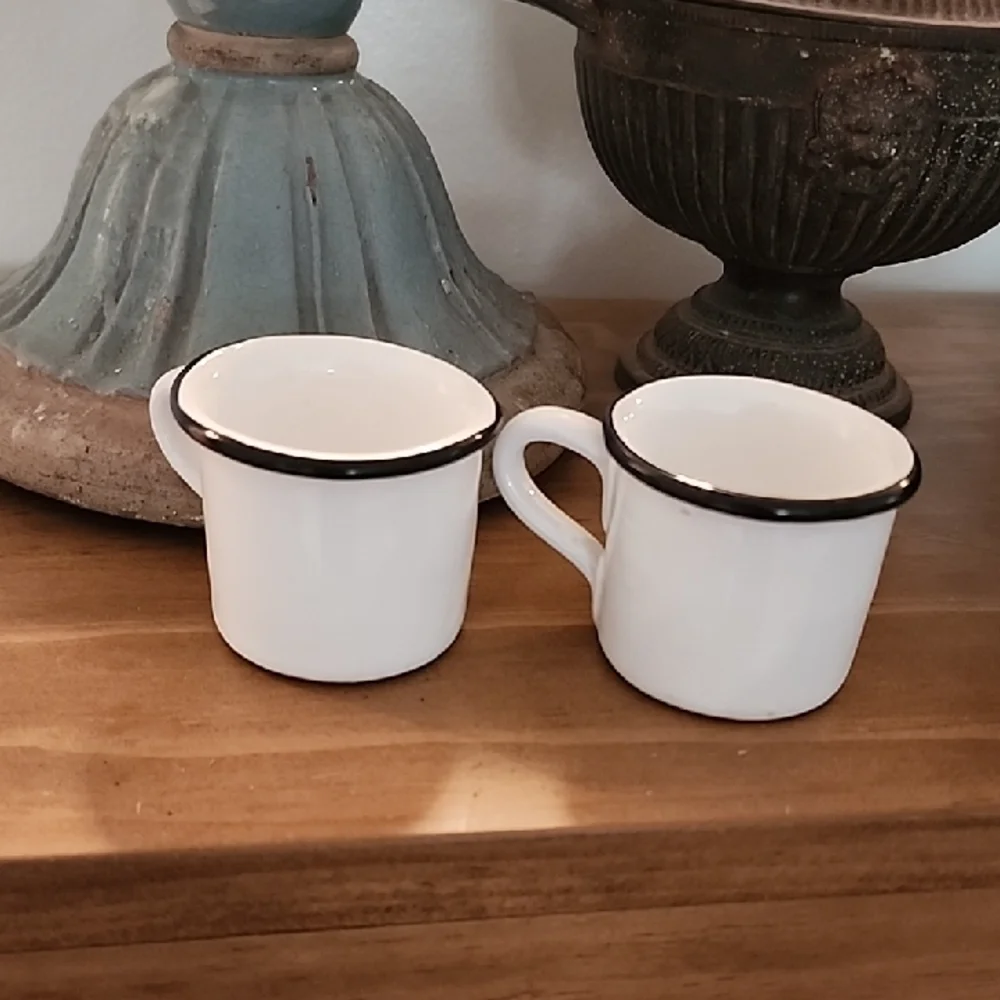 Vintage Percolator & 2 Sur La Table Stoneware Demietasse Espresso Cups Black Rim